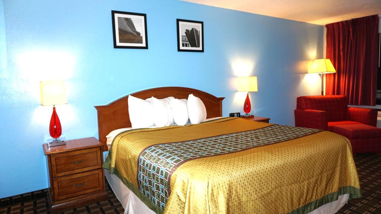 Lakes Inn Warsaw ภายนอก รูปภาพ
