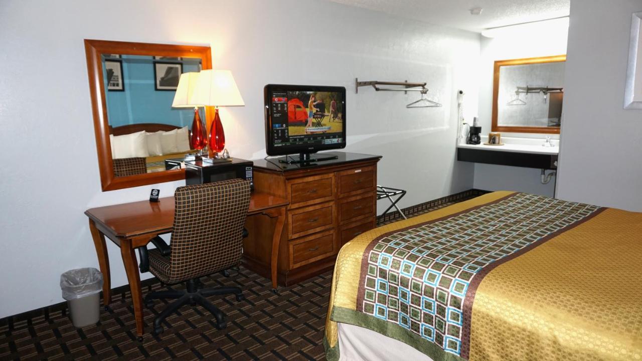 Lakes Inn Warsaw ภายนอก รูปภาพ