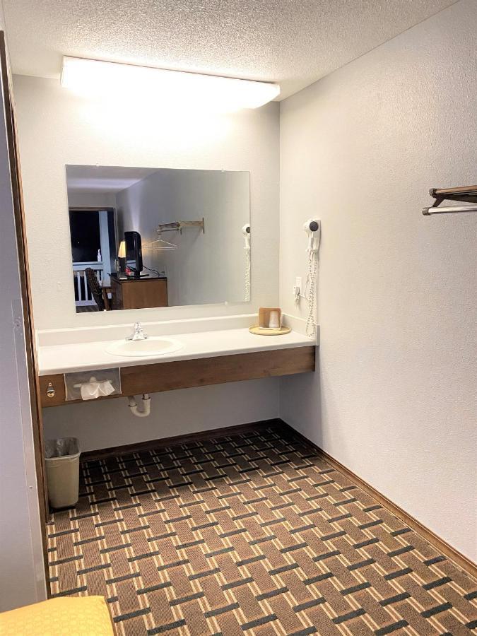 Lakes Inn Warsaw ภายนอก รูปภาพ